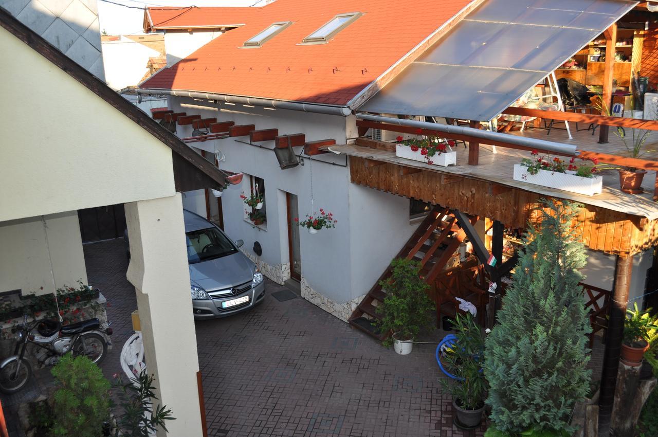 Hotel Szent Gyoergy Vendeghaz Esztergom Exterior foto